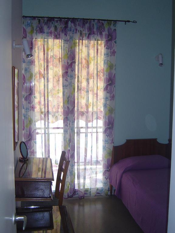 קמנה וורלה Nana Hotel חדר תמונה